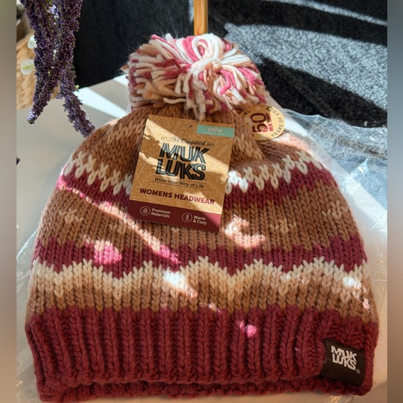 MUK LUKS Knit Cuff Pom Pom Beanie main image 15